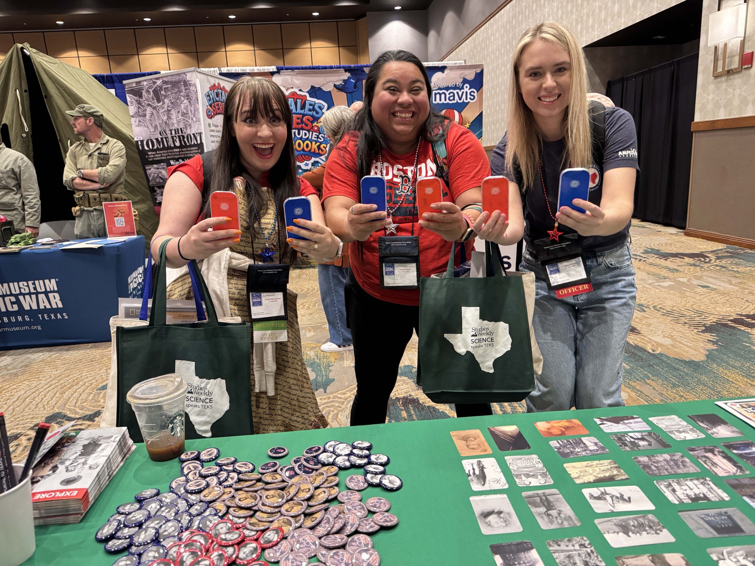 Visitors happy about the Portal swag.